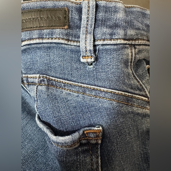 DKNY Bleecker Shaping Skinny Jeans Size 27/4 - Picture 6 of 7